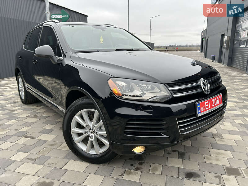 Внедорожник / Кроссовер Volkswagen Touareg 2013 в Полтаве