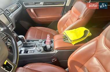 Внедорожник / Кроссовер Volkswagen Touareg 2015 в 