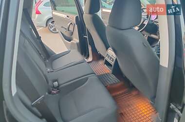 Позашляховик / Кросовер Volkswagen Touareg 2013 в 
