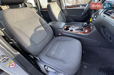Позашляховик / Кросовер Volkswagen Touareg 2012 в 