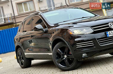 Позашляховик / Кросовер Volkswagen Touareg 2011 в 