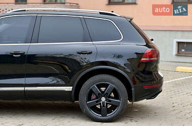 Позашляховик / Кросовер Volkswagen Touareg 2011 в 