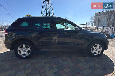Внедорожник / Кроссовер Volkswagen Touareg 2014 в 