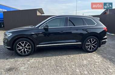 Позашляховик / Кросовер Volkswagen Touareg 2022 в 