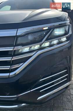 Позашляховик / Кросовер Volkswagen Touareg 2022 в 