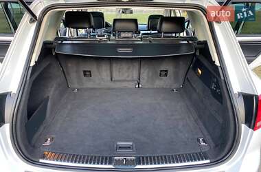 Внедорожник / Кроссовер Volkswagen Touareg 2015 в Киеве