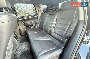 Внедорожник / Кроссовер Volkswagen Touareg 2012 в 