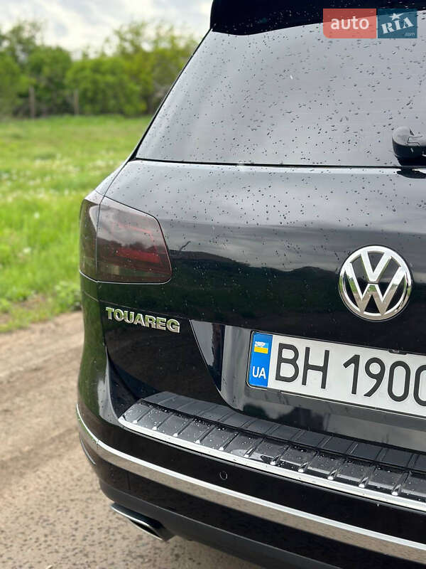 Позашляховик / Кросовер Volkswagen Touareg 2014 в Одесі