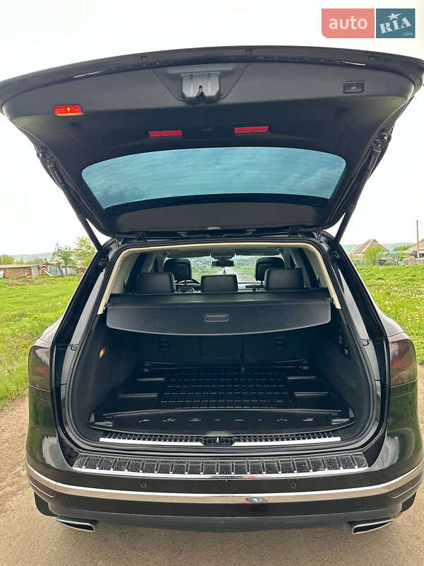 Позашляховик / Кросовер Volkswagen Touareg 2014 в Одесі