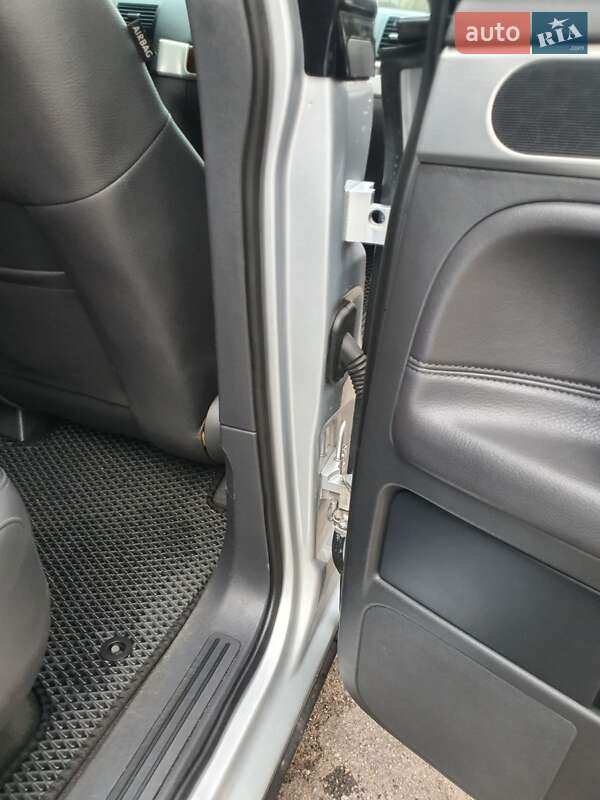 Внедорожник / Кроссовер Volkswagen Touareg 2008 в Николаеве