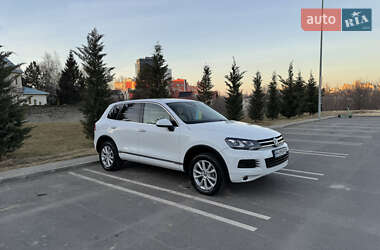 Позашляховик / Кросовер Volkswagen Touareg 2014 в 