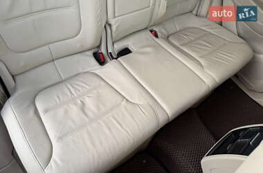 Позашляховик / Кросовер Volkswagen Touareg 2014 в 