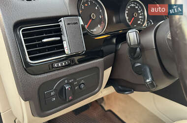 Позашляховик / Кросовер Volkswagen Touareg 2014 в 