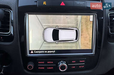 Позашляховик / Кросовер Volkswagen Touareg 2014 в 