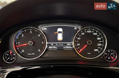 Позашляховик / Кросовер Volkswagen Touareg 2014 в 