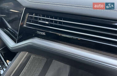 Позашляховик / Кросовер Volkswagen Touareg 2018 в 