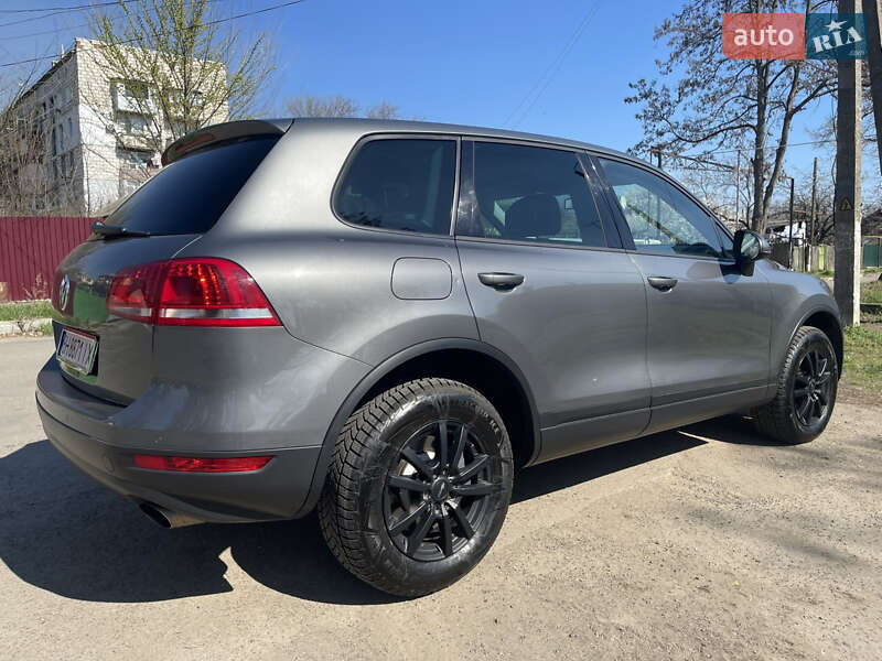 Внедорожник / Кроссовер Volkswagen Touareg 2013 в Рени