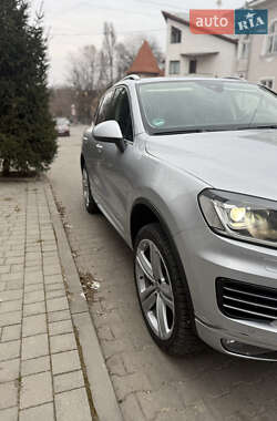 Внедорожник / Кроссовер Volkswagen Touareg 2017 в 