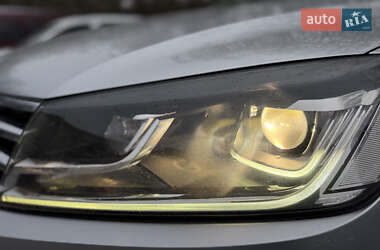 Внедорожник / Кроссовер Volkswagen Touareg 2017 в 
