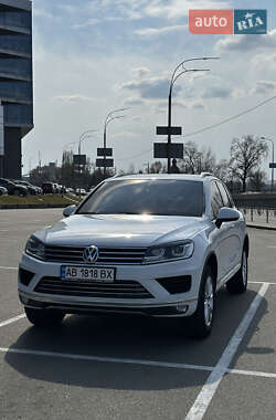 Позашляховик / Кросовер Volkswagen Touareg 2017 в 
