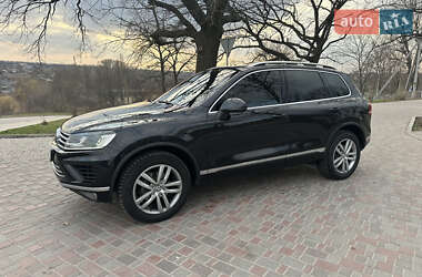 Внедорожник / Кроссовер Volkswagen Touareg 2015 в 