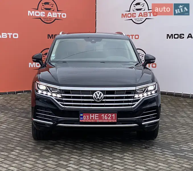 Внедорожник / Кроссовер Volkswagen Touareg 2018 в 