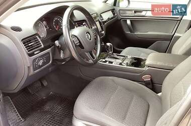 Внедорожник / Кроссовер Volkswagen Touareg 2013 в 