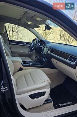 Позашляховик / Кросовер Volkswagen Touareg 2015 в 