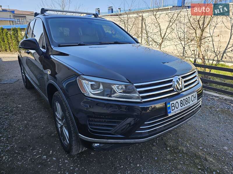 Позашляховик / Кросовер Volkswagen Touareg 2015 в 