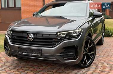 Внедорожник / Кроссовер Volkswagen Touareg 2022 в Киеве