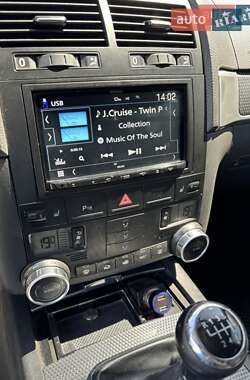Внедорожник / Кроссовер Volkswagen Touareg 2006 в 