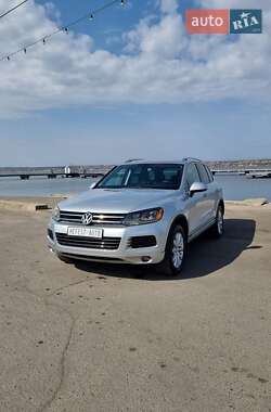 Позашляховик / Кросовер Volkswagen Touareg 2011 в Миколаєві