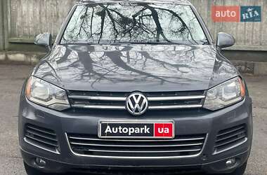 Позашляховик / Кросовер Volkswagen Touareg 2012 в 
