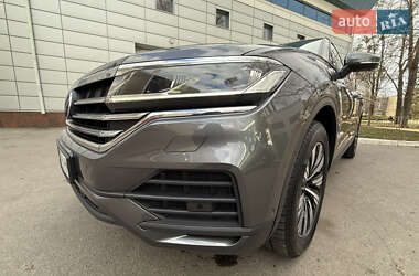 Внедорожник / Кроссовер Volkswagen Touareg 2020 в 