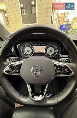 Внедорожник / Кроссовер Volkswagen Touareg 2020 в 