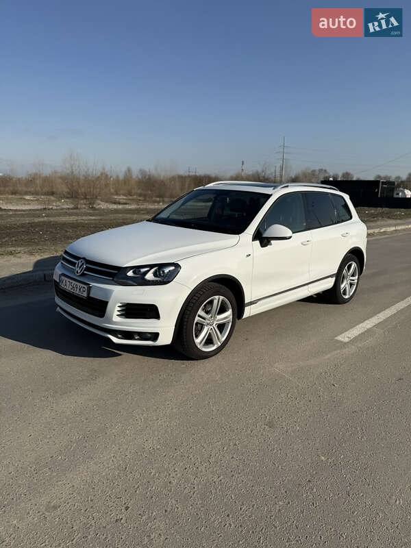 Внедорожник / Кроссовер Volkswagen Touareg 2012 в 