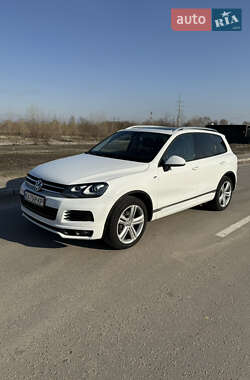 Внедорожник / Кроссовер Volkswagen Touareg 2012 в 