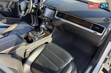 Внедорожник / Кроссовер Volkswagen Touareg 2012 в 