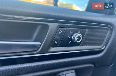 Позашляховик / Кросовер Volkswagen Touareg 2011 в 