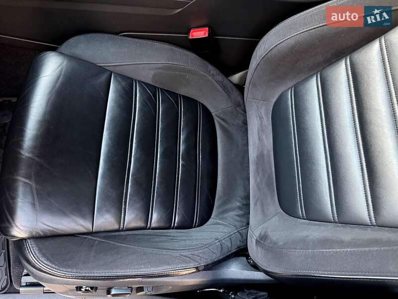 Внедорожник / Кроссовер Volkswagen Touareg 2015 в Хмельницком