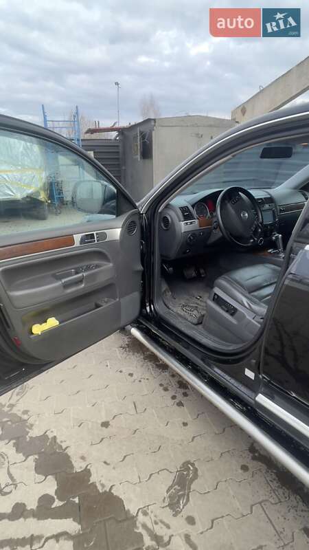 Внедорожник / Кроссовер Volkswagen Touareg 2007 в Сумах