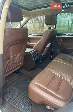 Внедорожник / Кроссовер Volkswagen Touareg 2012 в Виннице