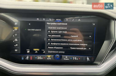 Позашляховик / Кросовер Volkswagen Touareg 2019 в Рівному