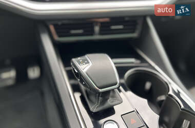Позашляховик / Кросовер Volkswagen Touareg 2019 в Рівному