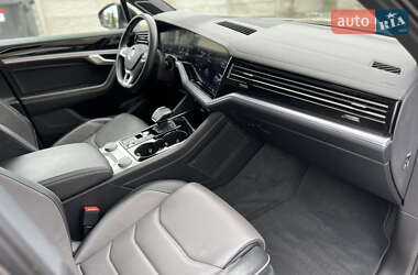 Позашляховик / Кросовер Volkswagen Touareg 2019 в Рівному