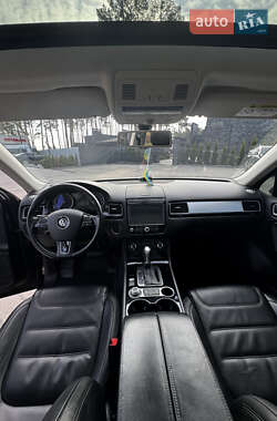 Внедорожник / Кроссовер Volkswagen Touareg 2015 в 
