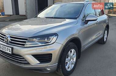 Внедорожник / Кроссовер Volkswagen Touareg 2017 в 