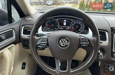 Внедорожник / Кроссовер Volkswagen Touareg 2012 в 
