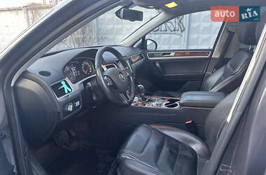 Внедорожник / Кроссовер Volkswagen Touareg 2012 в 