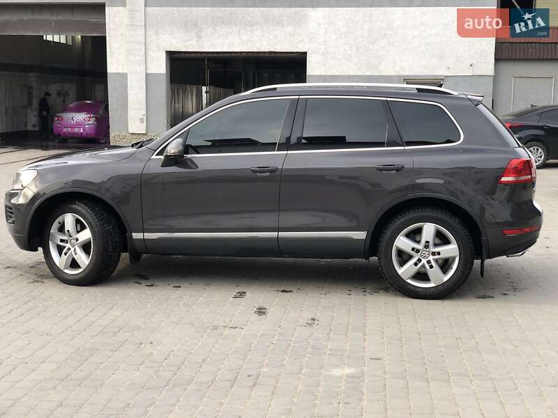 Внедорожник / Кроссовер Volkswagen Touareg 2011 в Теофиполе